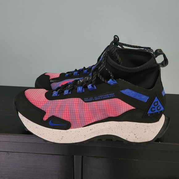 Nike ACG Black and Purple Sneakers - Picture 8 of 12